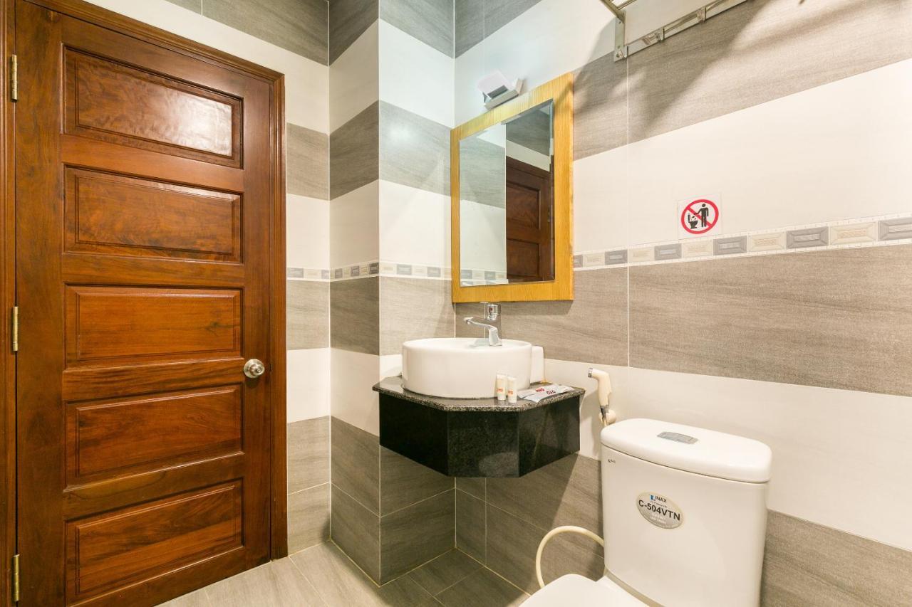 Oyo 652 Monaco Hotel Ho Chi Minh City Exterior photo